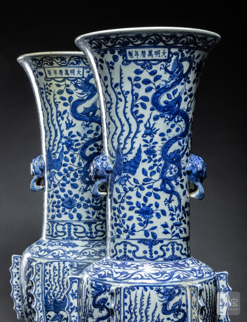 清十九至二十世紀 青花龍鳳呈祥紋出戟大觚一對 - 图5